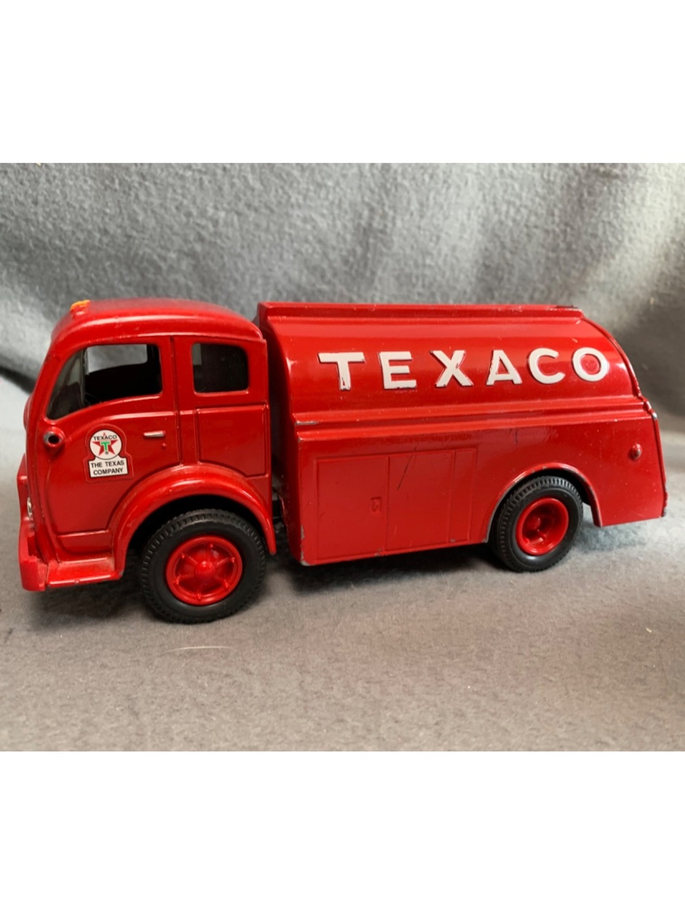 Texaco Diecast Red Toy Truck Bank Collectible 1948 Edition ERTL